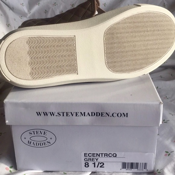 NWOT Steve Madden Slip on shoes - Picture 2 of 3
